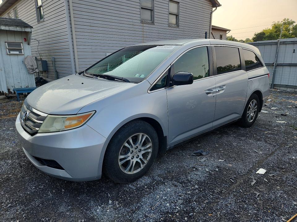 64329546 :رقم المزاد ، 5FNRL5H41BB004498 vin ، 2011 Honda Odyssey مزاد بيع