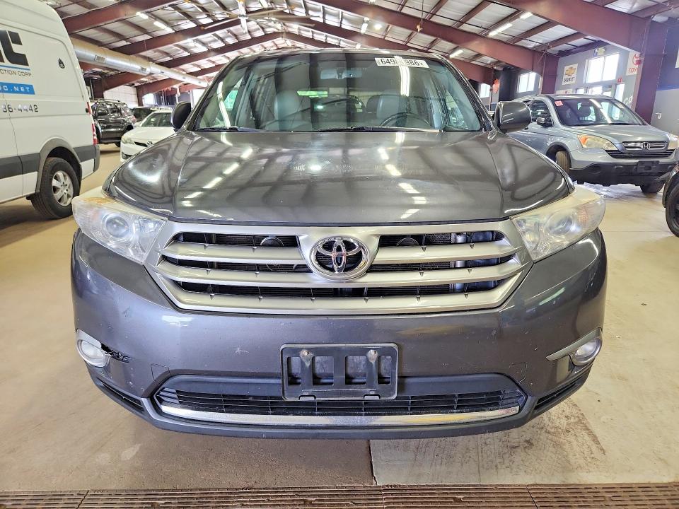 2013 Toyota Highlander მანქანა იყიდება აუქციონზე, vin: 5TDBK3EH7DS229815, აუქციონის ნომერი: 64983986
