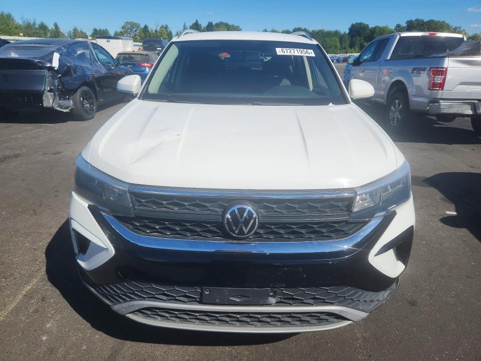 67271956 :رقم المزاد ، 3VVWX7B28NM043102 vin ، 2022 Volkswagen Taos مزاد بيع