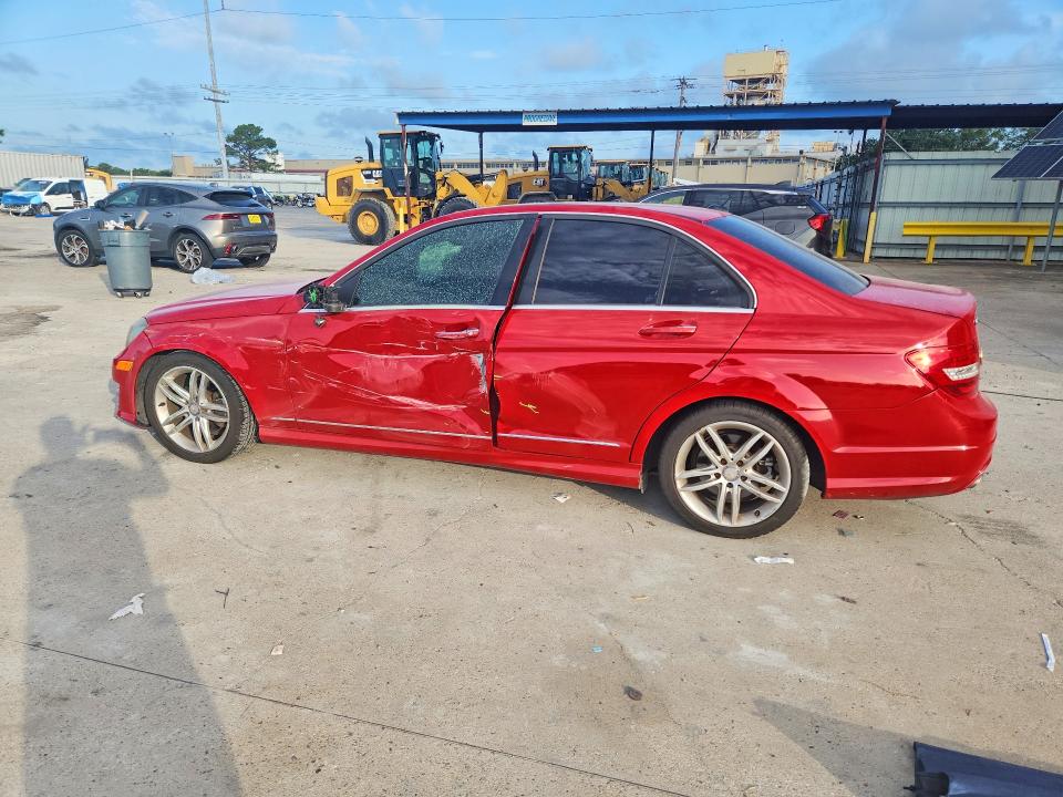 2013 Mercedes-benz C მანქანა იყიდება აუქციონზე, vin: WDDGF4HBXDR252033, აუქციონის ნომერი: 66071736
