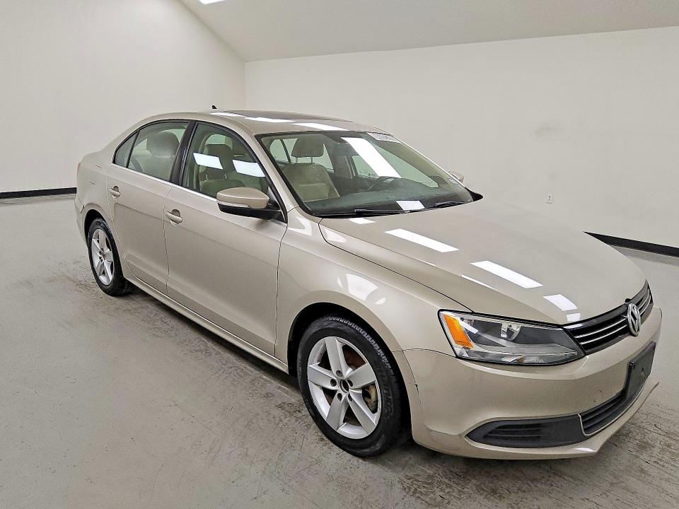 2014 Volkswagen Jetta მანქანა იყიდება აუქციონზე, vin: 3VWLL7AJ5EM246161, აუქციონის ნომერი: 60092296
