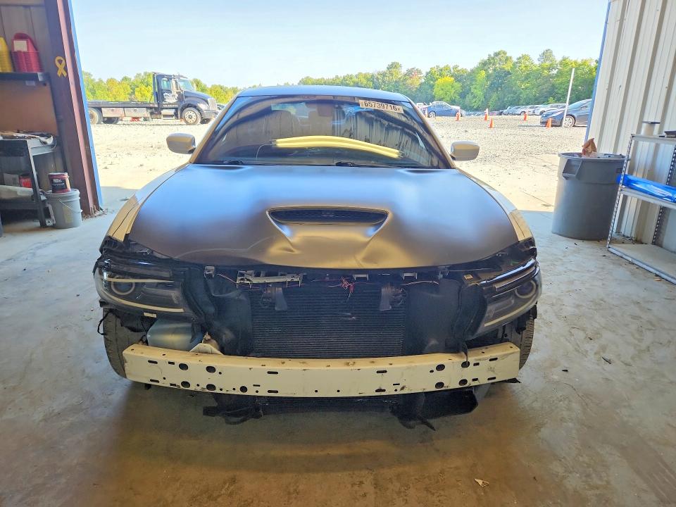 65739716 :رقم المزاد ، 2C3CDXGJ1FH892647 vin ، 2015 Dodge Charger مزاد بيع