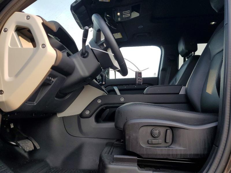 64194726 :رقم المزاد ، SALE27EU7R2334251 vin ، 2024 Land Rover Defender مزاد بيع