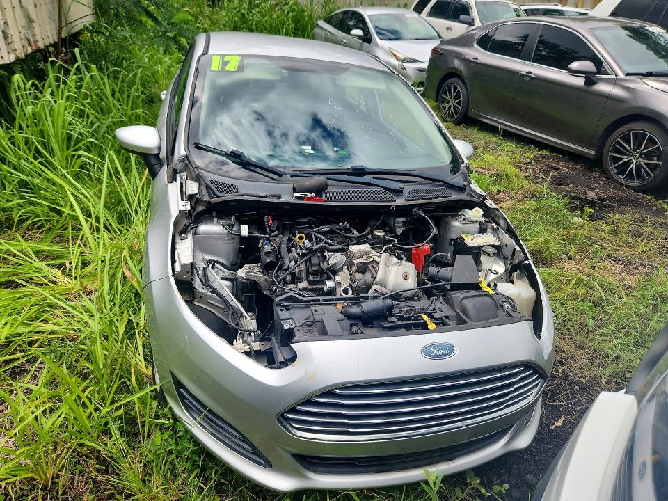 66239246 :رقم المزاد ، 3FADP4BE8HM123539 vin ، 2017 Ford Fiesta مزاد بيع