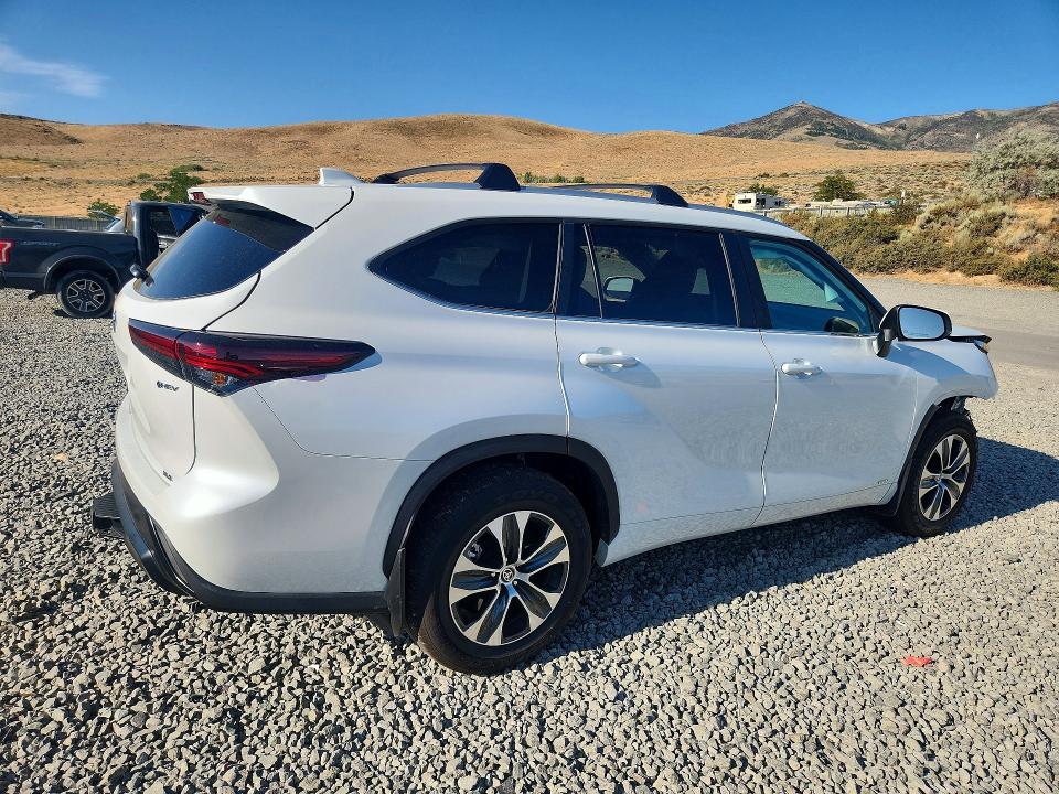 Продажа на аукционе авто 2025 Toyota Highlander Hybrid, vin: 5TDKBRCH5SS656381, номер лота: 64303546