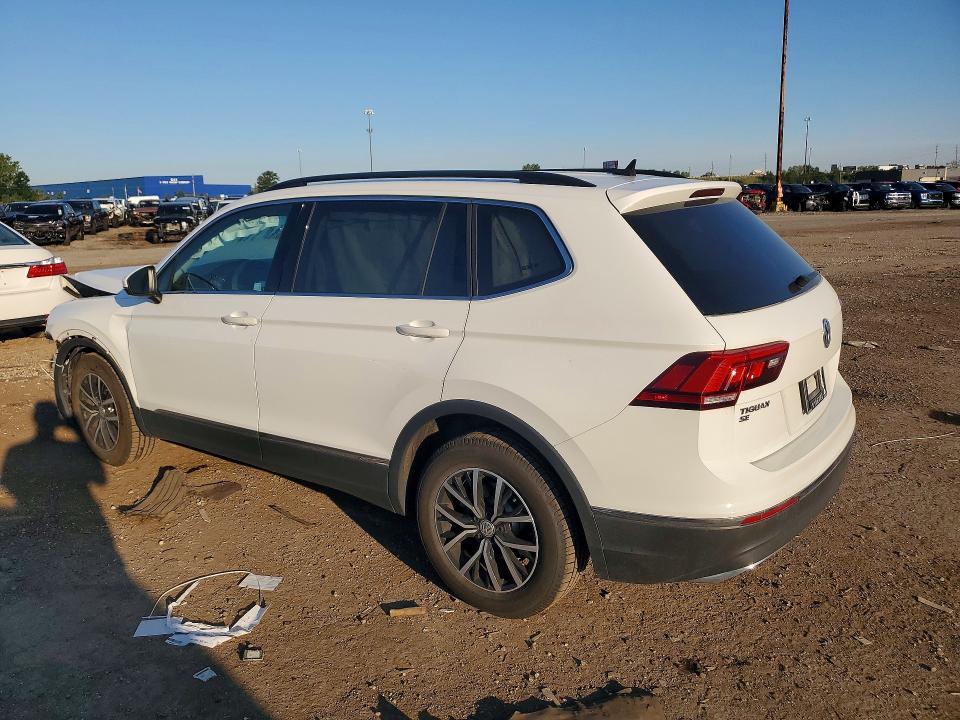 63929126 :رقم المزاد ، 3VV2B7AXXMM075834 vin ، 2021 Volkswagen Tiguan مزاد بيع
