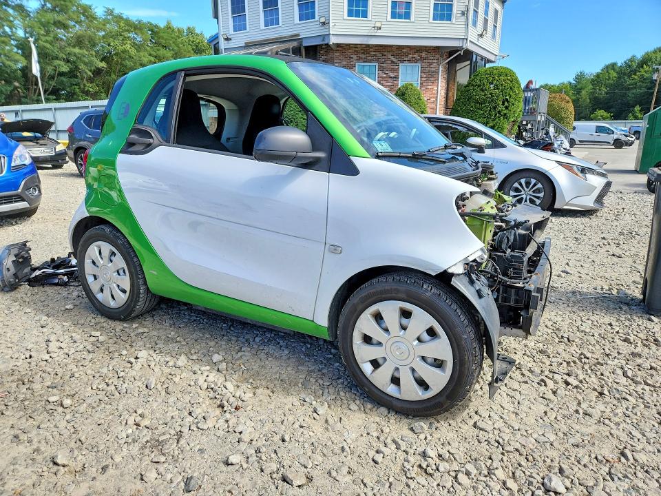 Aukcja sprzedaży 2018 Smart Fortwo, vin: WMEFJ9BAXJK247129, numer aukcji: 66074026