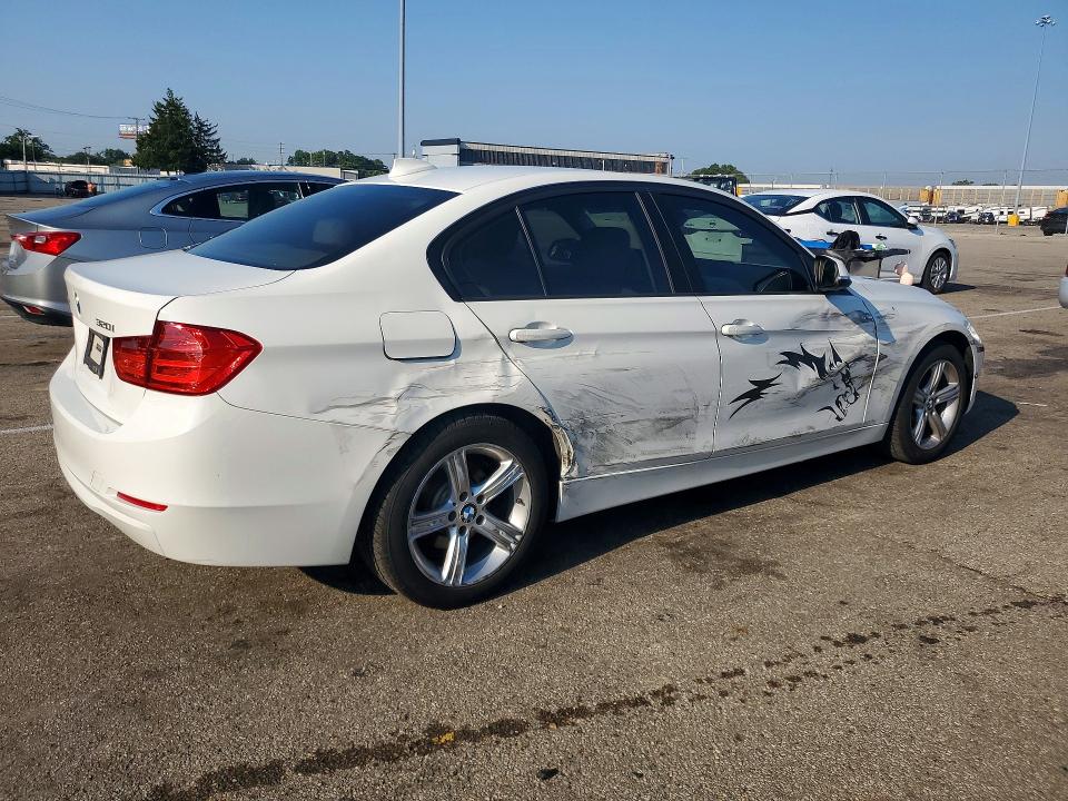 63499966 :رقم المزاد ، WBA3C3C57EF984794 vin ، 2014 Bmw 320 مزاد بيع