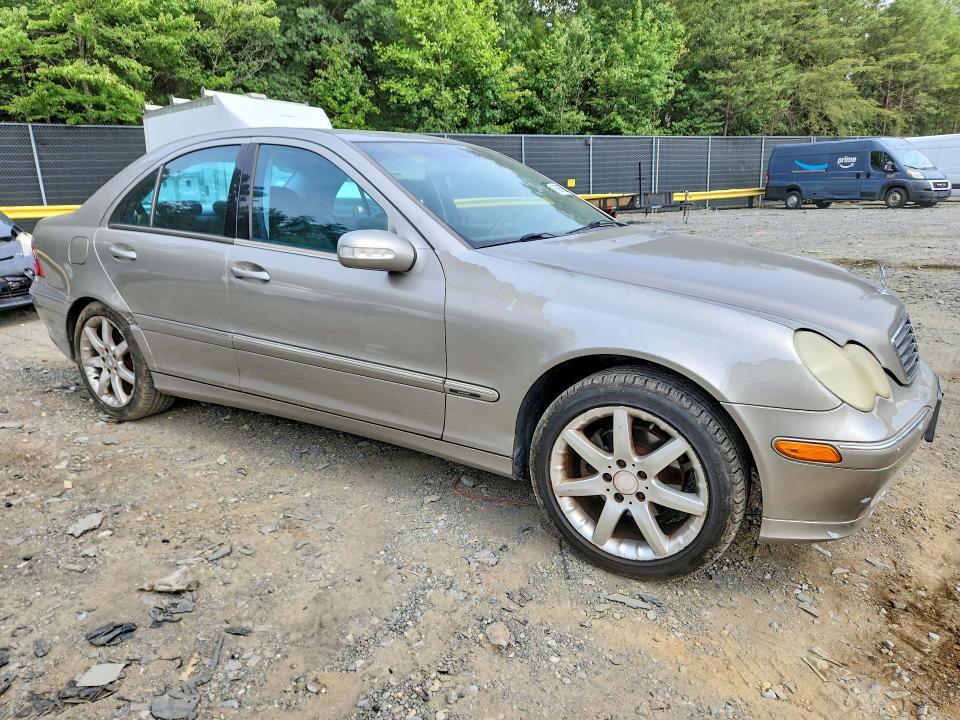 66052616 :رقم المزاد ، WDBRF40J03F433484 vin ، 2003 Mercedes-benz C مزاد بيع