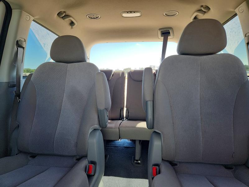 64918206 :رقم المزاد ، KNDMG4C75B6368543 vin ، 2011 Kia Sedona مزاد بيع