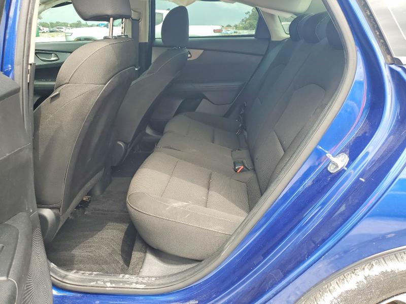 66070326 :رقم المزاد ، 3KPF24AD8ME341379 vin ، 2021 Kia Forte مزاد بيع