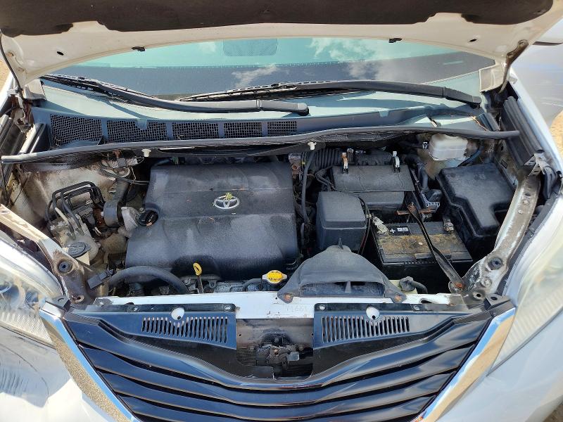 64542876 :رقم المزاد ، 5TDKK3DC1ES476948 vin ، 2014 Toyota Sienna مزاد بيع