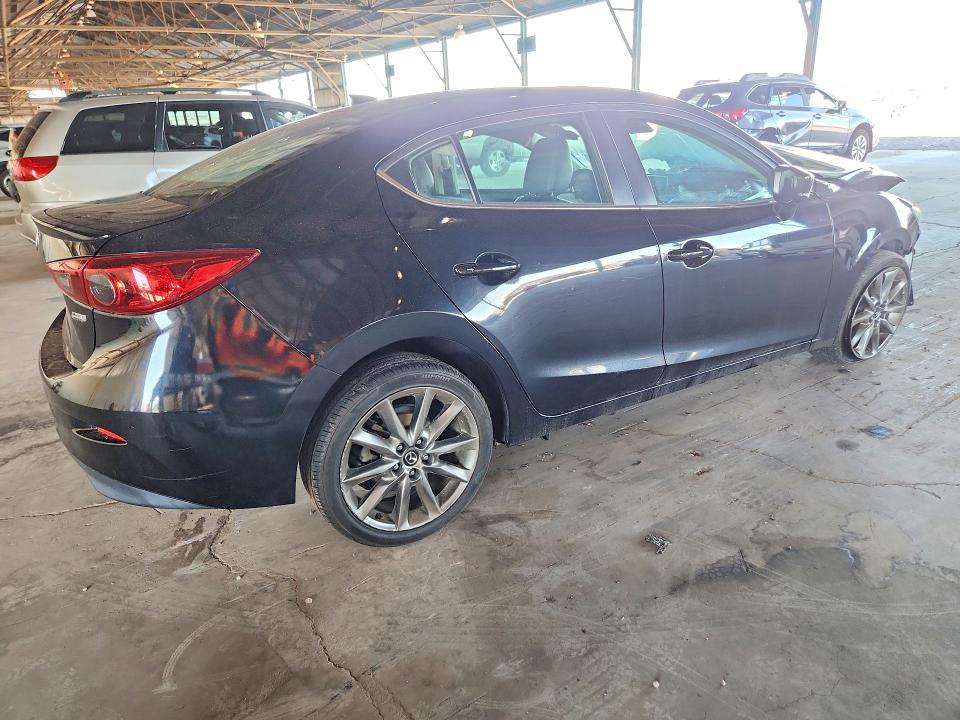 2018 Mazda 3 მანქანა იყიდება აუქციონზე, vin: 3MZBN1V33JM255322, აუქციონის ნომერი: 64779666