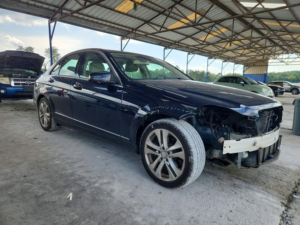 2013 Mercedes-benz C მანქანა იყიდება აუქციონზე, vin: WDDGF4HB0DA824161, აუქციონის ნომერი: 64980066