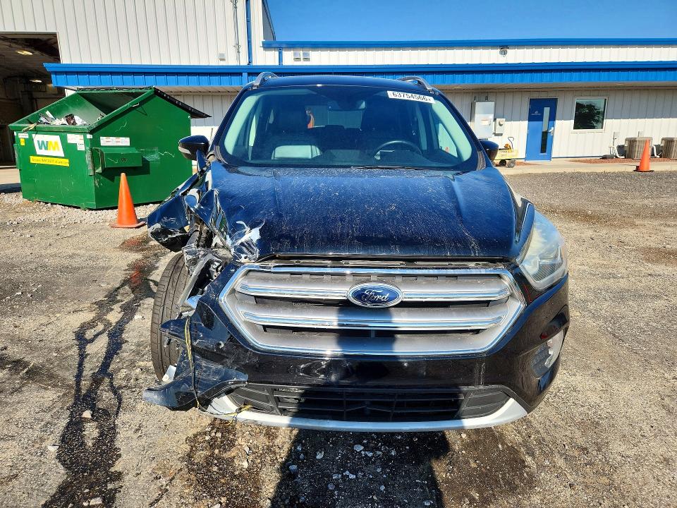 63754566 :رقم المزاد ، 1FMCU0JD8HUE22343 vin ، 2017 Ford Escape مزاد بيع