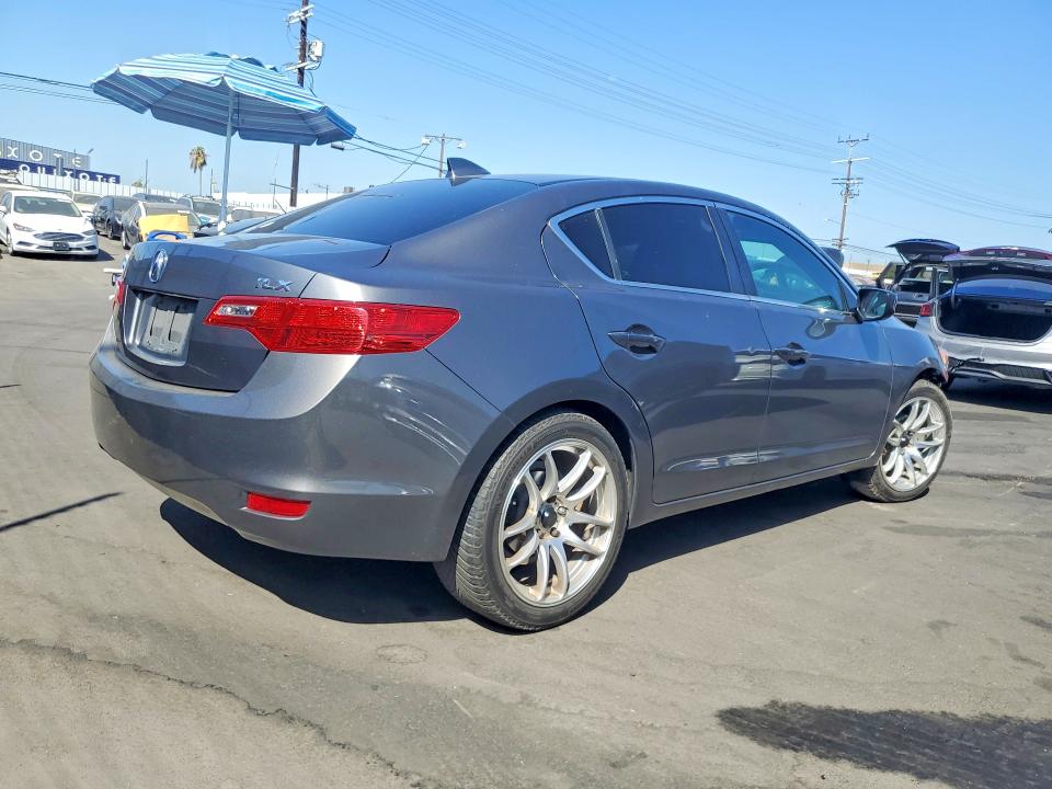 63682386 :رقم المزاد ، 19VDE1F56DE007665 vin ، 2013 Acura Ilx مزاد بيع