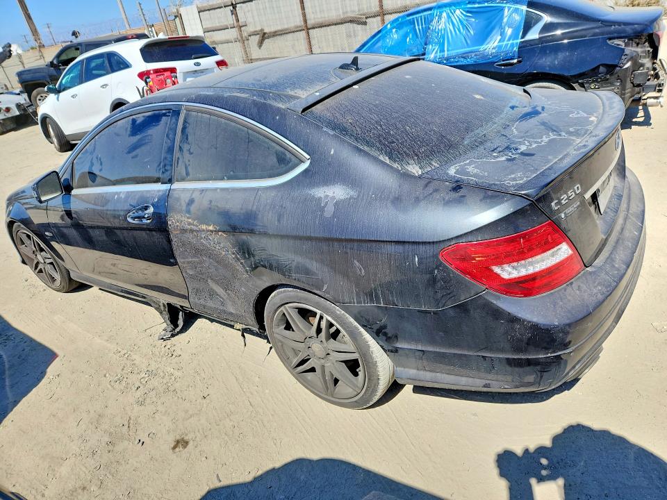 65161466 :رقم المزاد ، WDDGJ4HB1EG269783 vin ، 2014 Mercedes-benz C مزاد بيع