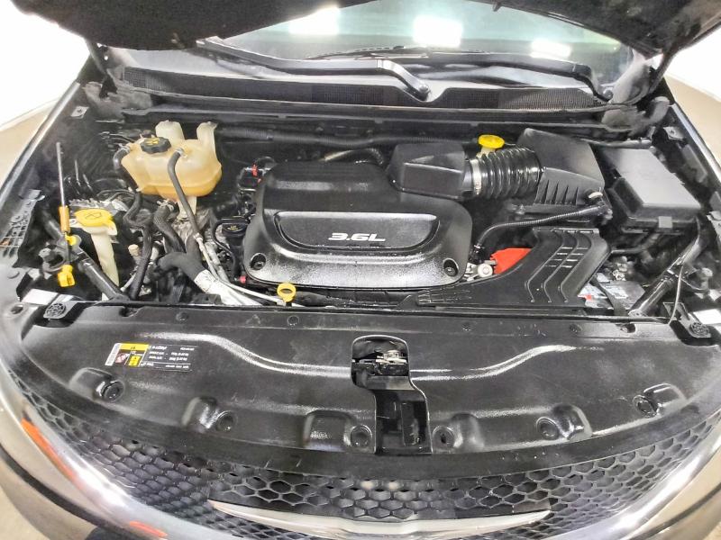 65313706 :رقم المزاد ، 2C4RC1DG1HR642904 vin ، 2017 Chrysler Pacifica مزاد بيع