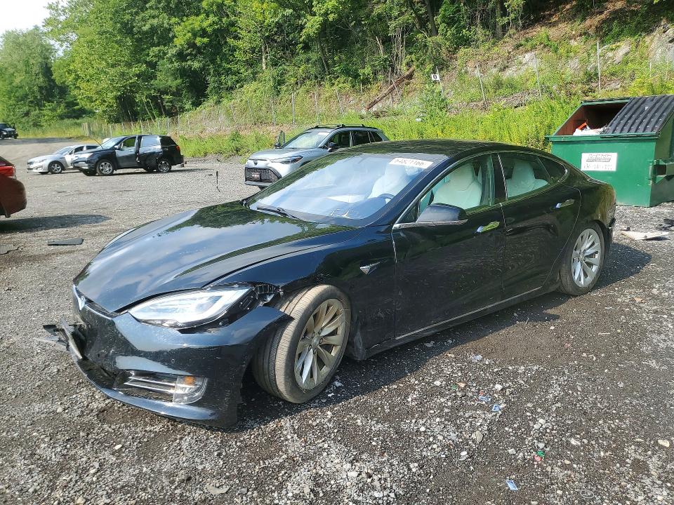 64821166 :رقم المزاد ، 5YJSA1E21JF287146 vin ، 2018 Tesla Model S مزاد بيع