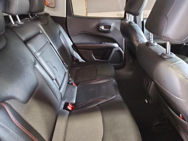66192296 :رقم المزاد ، 3C4NJDDB4JT457159 vin ، 2018 Jeep Compass مزاد بيع