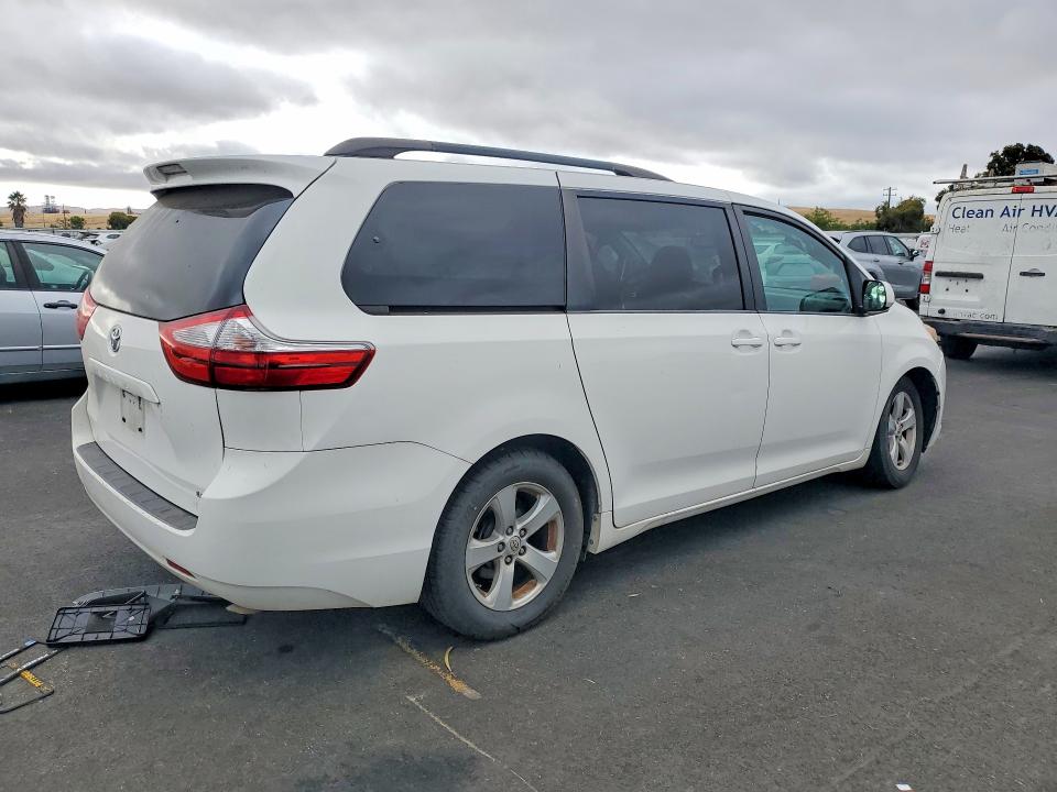Aukcja sprzedaży 2015 Toyota Sienna, vin: 5TDKK3DCXFS677393, numer aukcji: 64946576