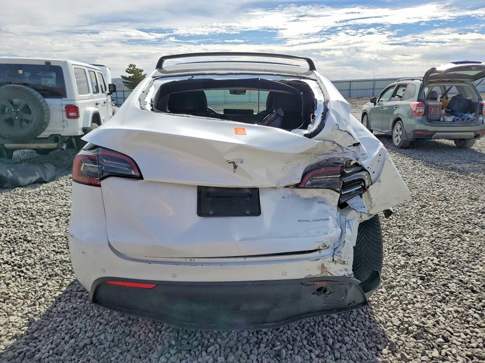 64624886 :رقم المزاد ، 7SAYGAEE8NF524419 vin ، 2022 Tesla Model Y مزاد بيع