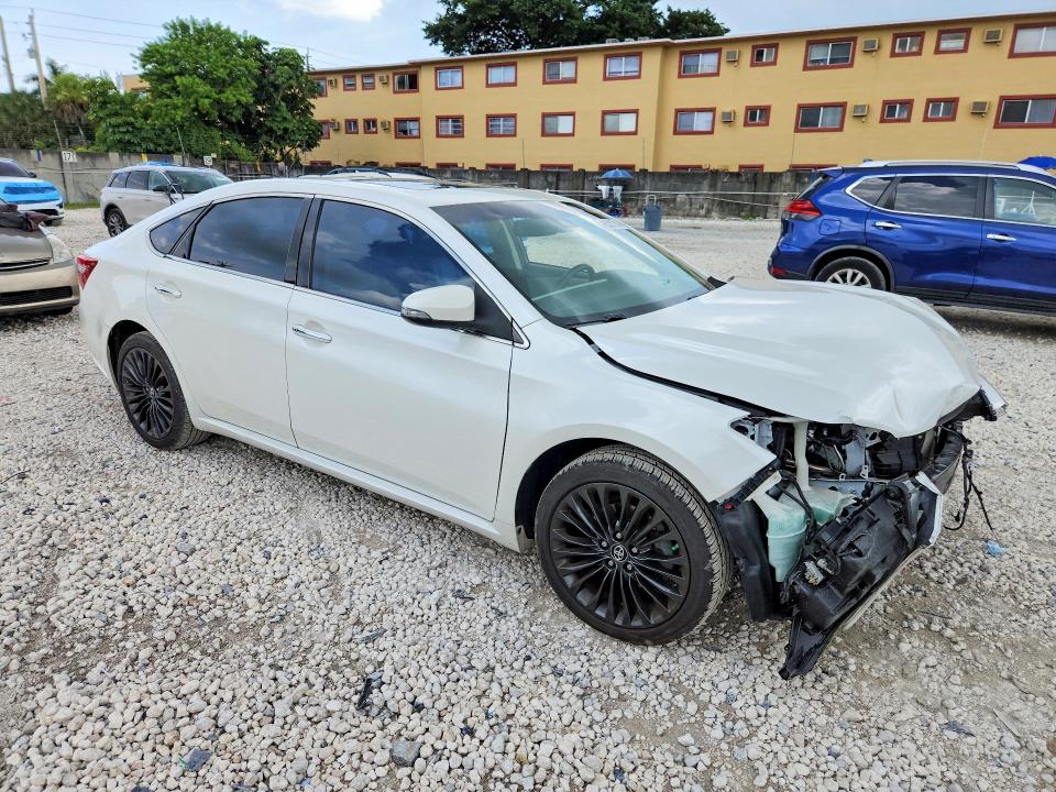 65207246 :رقم المزاد ، 4T1BK1EB4HU261991 vin ، 2017 Toyota Avalon مزاد بيع