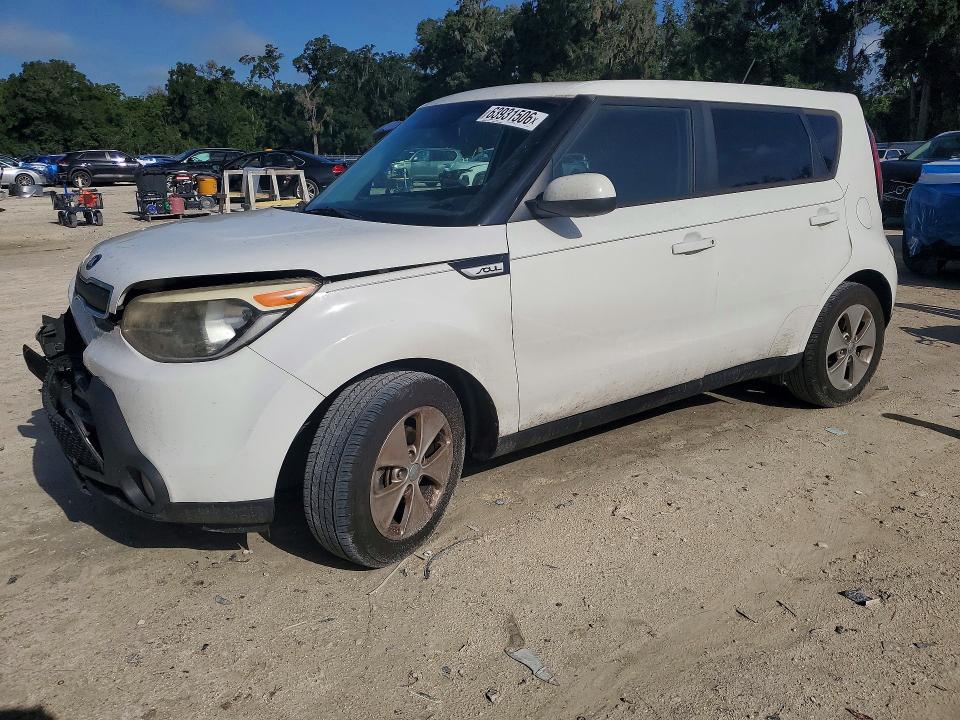 63931506 :رقم المزاد ، KNDJN2A25F7805901 vin ، 2015 Kia Soul مزاد بيع