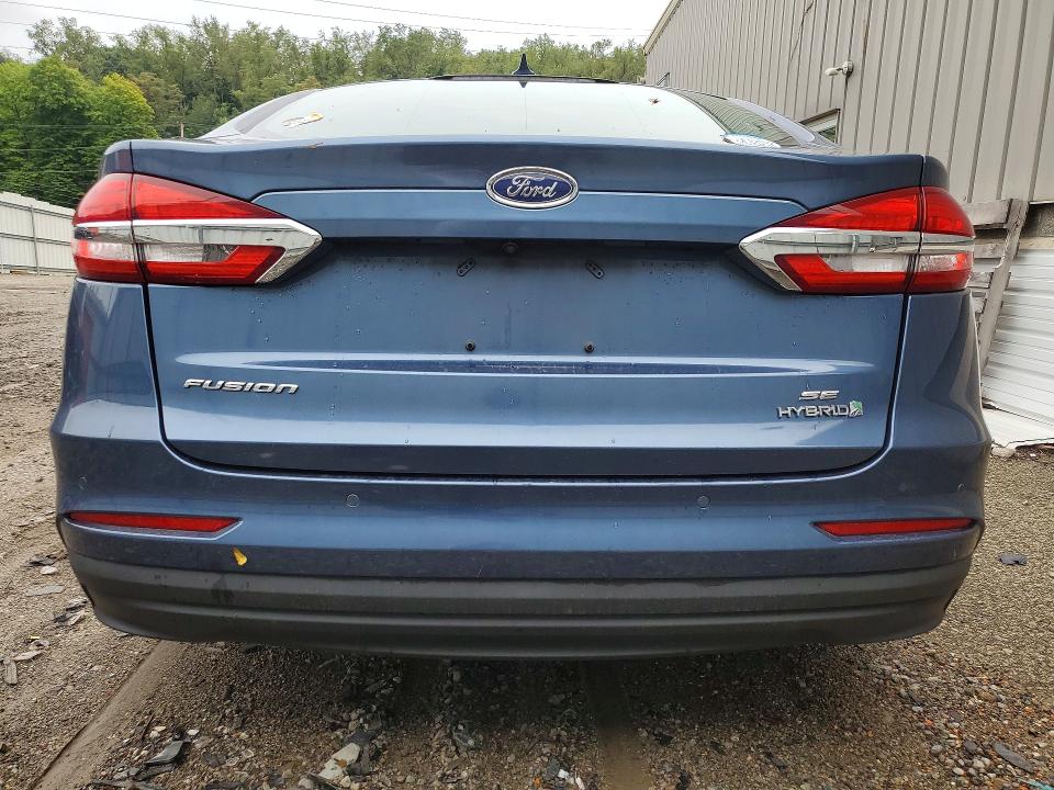 64773716 :رقم المزاد ، 3FA6P0LU7KR195981 vin ، 2019 Ford Fusion مزاد بيع