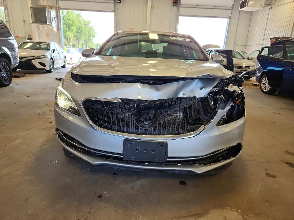 64223356 :رقم المزاد ، 1G4ZP5SS5HU179697 vin ، 2017 Buick Lacrosse مزاد بيع