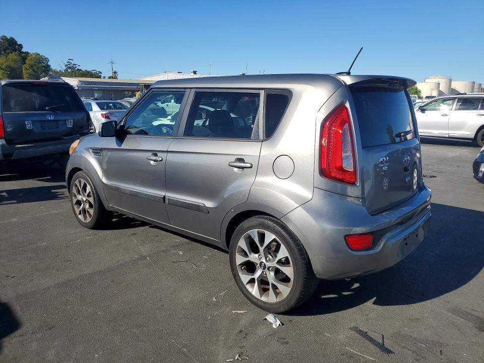 66486706 :رقم المزاد ، KNDJT2A6XD7614707 vin ، 2013 Kia Soul مزاد بيع