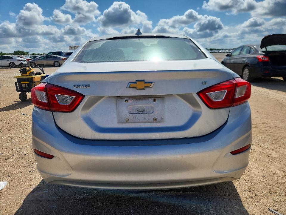 63889056 :رقم المزاد ، 1G1BE5SM5J7180181 vin ، 2018 Chevrolet Cruze مزاد بيع