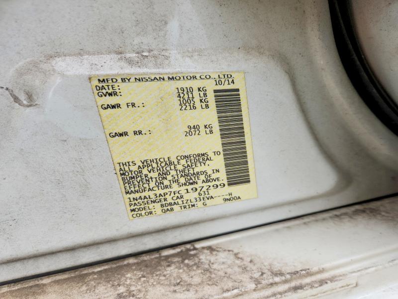 2015 Nissan Altima მანქანა იყიდება აუქციონზე, vin: 1N4AL3AP7FC197299, აუქციონის ნომერი: 63574766