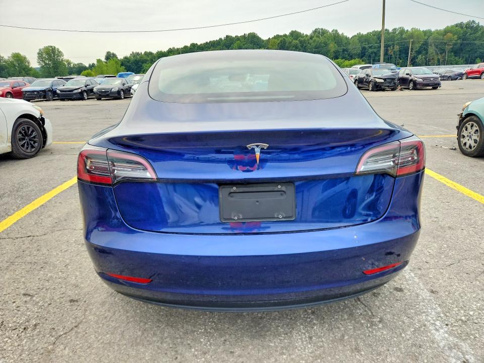 65326036 :رقم المزاد ، 5YJ3E1EA5NF370374 vin ، 2022 Tesla Model 3 مزاد بيع