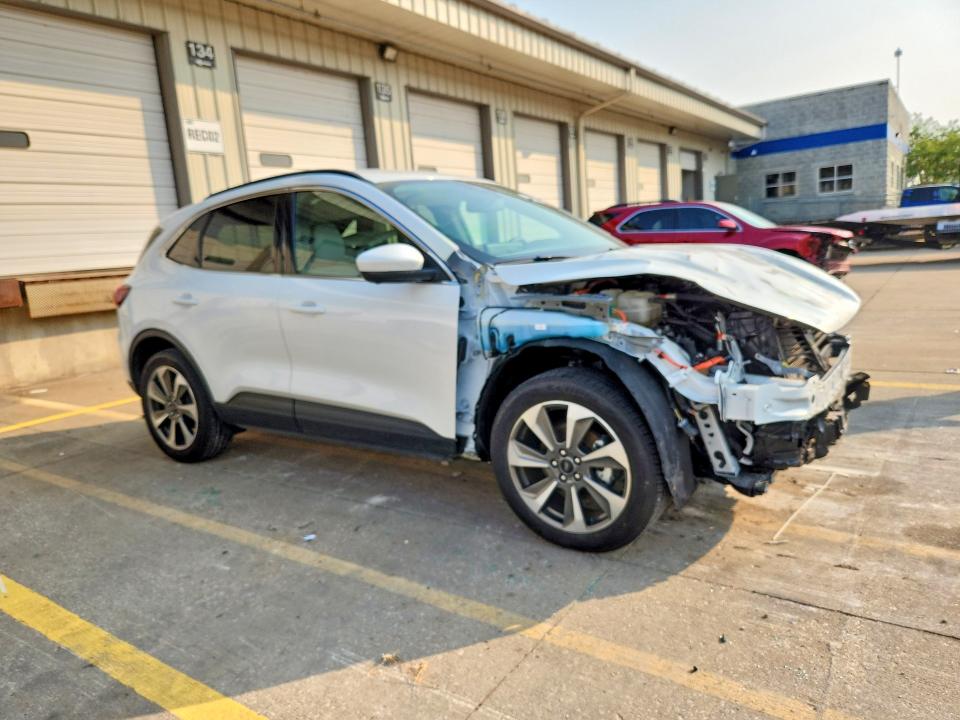 2024 Ford Escape მანქანა იყიდება აუქციონზე, vin: 1FMCU9JZ2RUB16305, აუქციონის ნომერი: 64294156