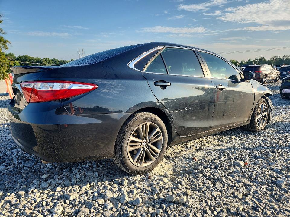 64714626 :رقم المزاد ، 4T1BF1FK4GU535417 vin ، 2016 Toyota Camry مزاد بيع