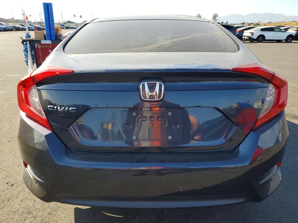 Продаж на аукціоні авто 2018 Honda Civic, vin: 2HGFC2F53JH534821, номер лоту: 63802836