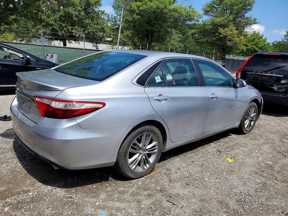 62685306 :رقم المزاد ، 4T1BF1FK2HU318675 vin ، 2017 Toyota Camry مزاد بيع