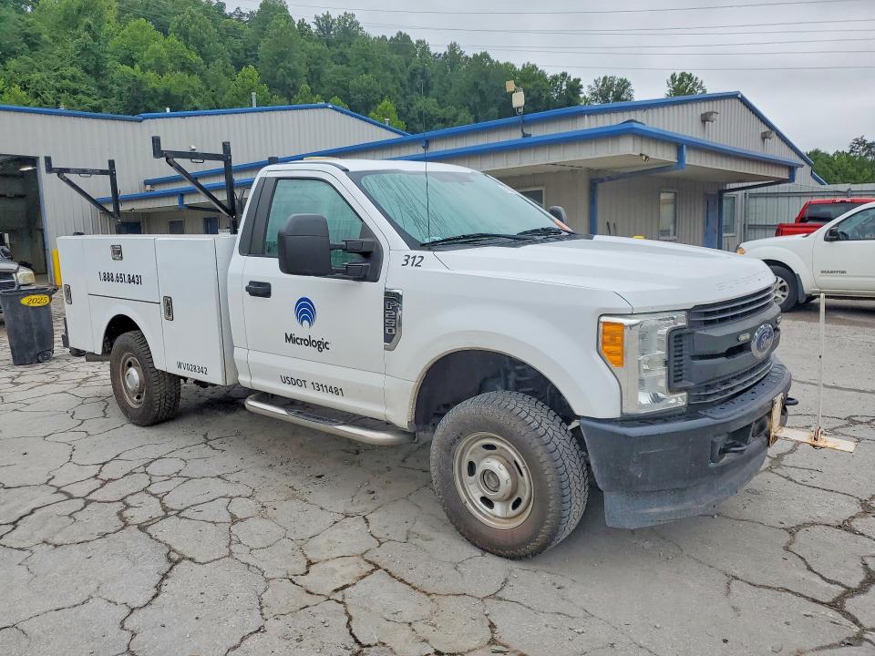 63128106 :رقم المزاد ، 1FDBF2B60HEC56427 vin ، 2017 Ford F250 مزاد بيع