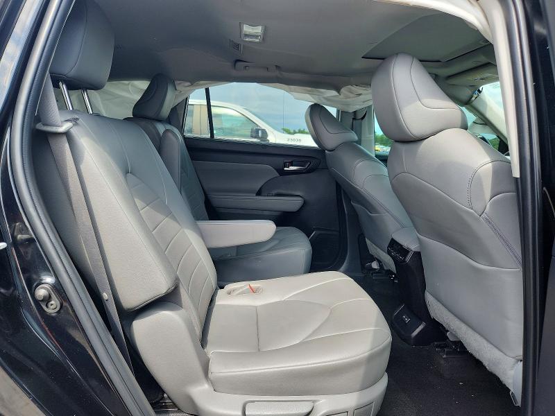 63688926 :رقم المزاد ، 5TDKDRAH6PS011520 vin ، 2023 Toyota Highlander مزاد بيع