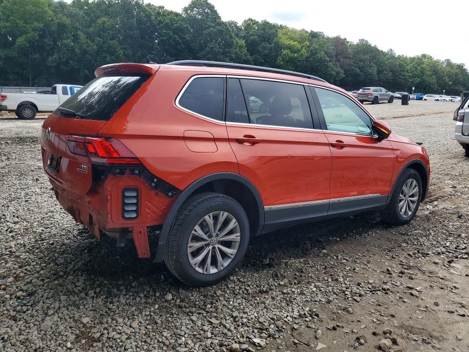 Продаж на аукціоні авто 2018 Volkswagen Tiguan, vin: 3VV2B7AX2JM185062, номер лоту: 63930646