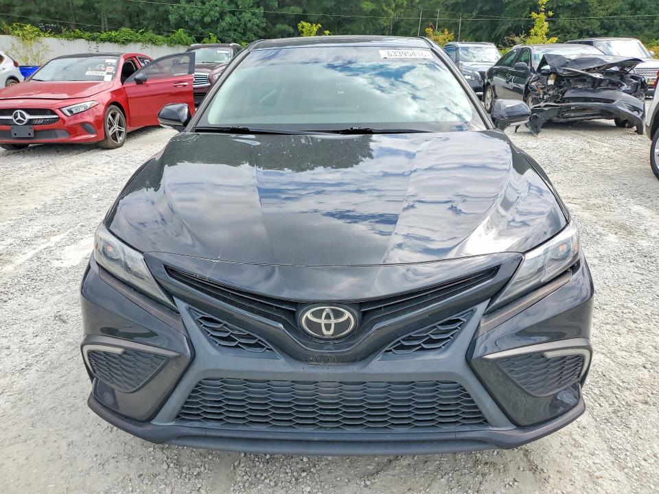 63395416 :رقم المزاد ، 4T1S11AK5NU662115 vin ، 2022 Toyota Camry مزاد بيع