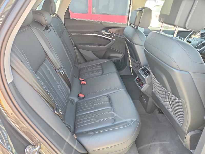 Продаж на аукціоні авто 2019 Audi E-tron, vin: WA1VABGE3KB022561, номер лоту: 64340886