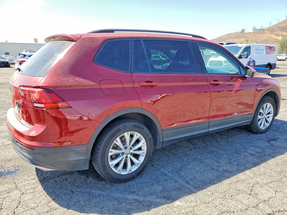 Продажа на аукционе авто 2019 Volkswagen Tiguan, vin: 3VV1B7AX9KM125812, номер лота: 66260936