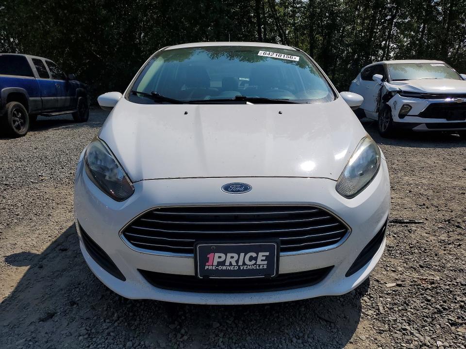 64210156 :رقم المزاد ، 3FADP4AJ5FM204008 vin ، 2015 Ford Fiesta مزاد بيع