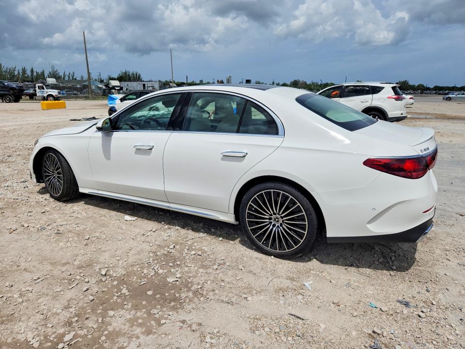 Auction sale of the 2026 Mercedes-benz E, vin: W1KLF6BBXTA303790, lot number: 63734676