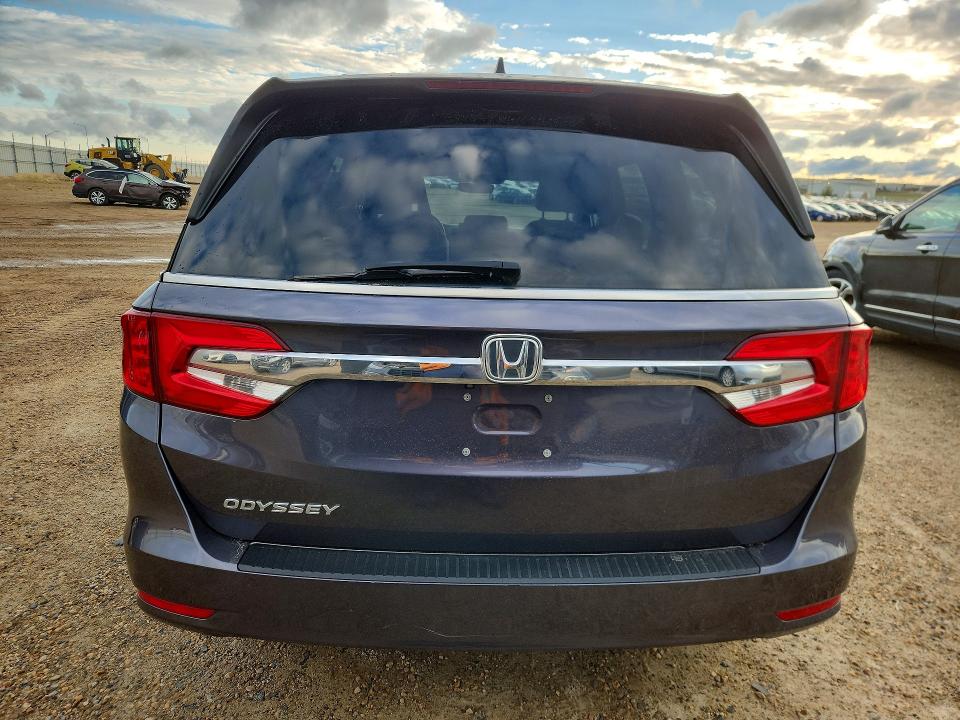 64099826 :رقم المزاد ، 5FNRL6H42JB501810 vin ، 2018 Honda Odyssey مزاد بيع