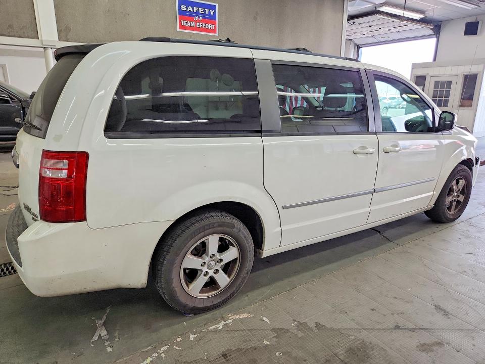 64422386 :رقم المزاد ، 2D4RN5D15AR405435 vin ، 2010 Dodge Grand Caravan مزاد بيع