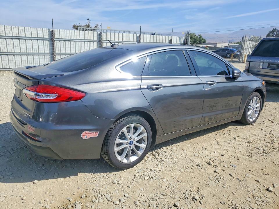 65731606 :رقم المزاد ، 3FA6P0SU5LR171004 vin ، 2020 Ford Fusion مزاد بيع