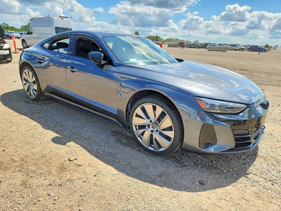 Продажа на аукционе авто 2022 Audi E-tron Gt, vin: WAUEJBFW8N7005999, номер лота: 65176146